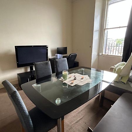 Comfy 2 Bedroom Flat Near Edinburgh City Center Esterno foto